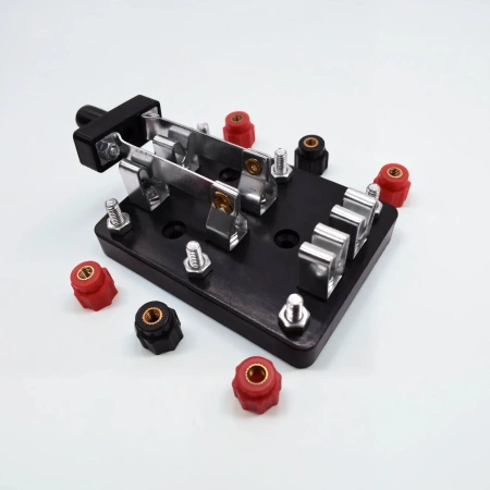 Переключатель двухполюсный (демонстрационный)